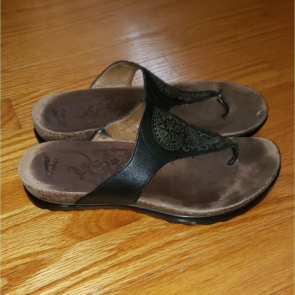 Dansko Black Leather sandals - Picture 1 of 6